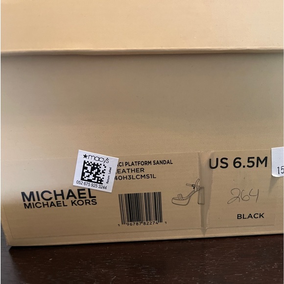 Michael Kors - Picture 1 of 3
